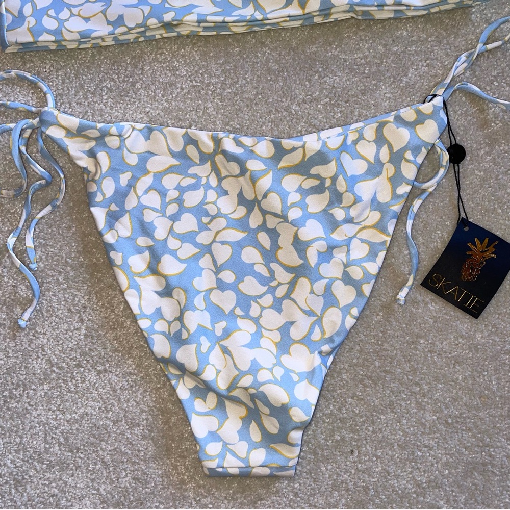 SKATIE Annie top and Vera bottom set in Nantucket 🩵 - Picture 9 of 9